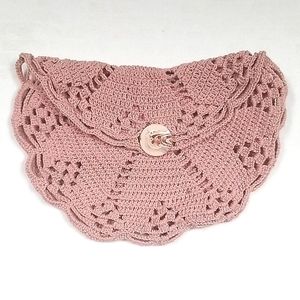 Vintage 1950s Petite Crocheted Pink Clutch Wallet